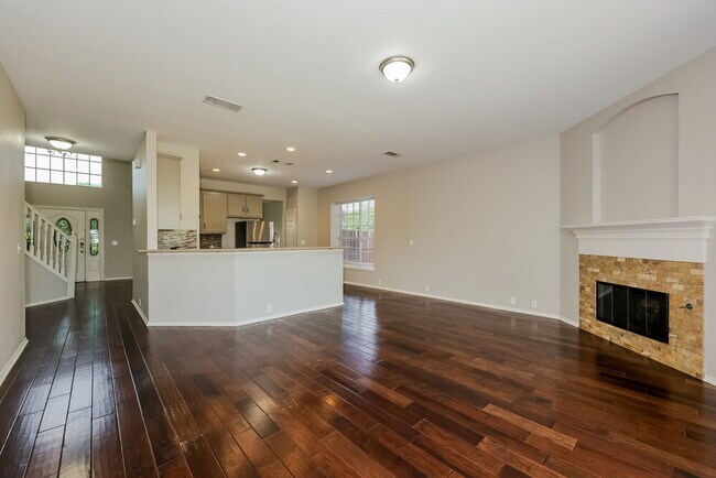 Building Photo - 2325 Cimmaron Dr