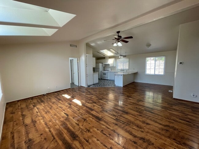 Building Photo - Lovely 3/2 West Petaluma  - 1873 Mtn. View...