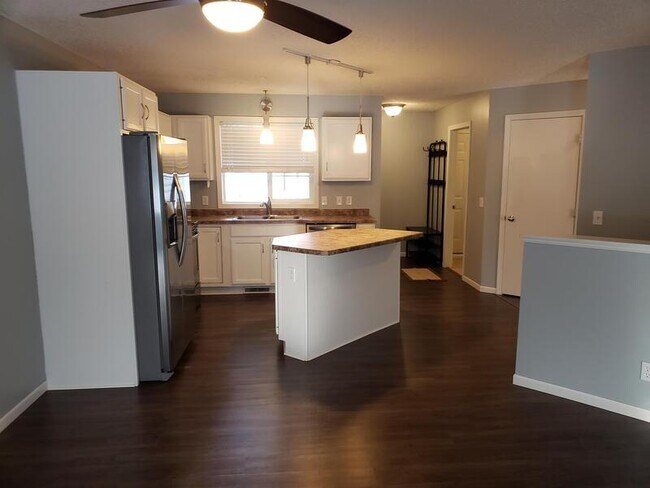 Foto del edificio - 10515 64th Ln NE