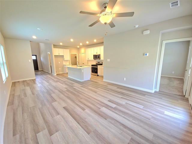 Foto del edificio - 2234 Clf Spgs Dr