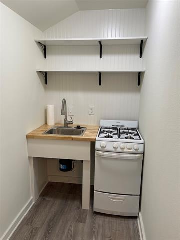 Foto del edificio - 5617 Birchman Ave