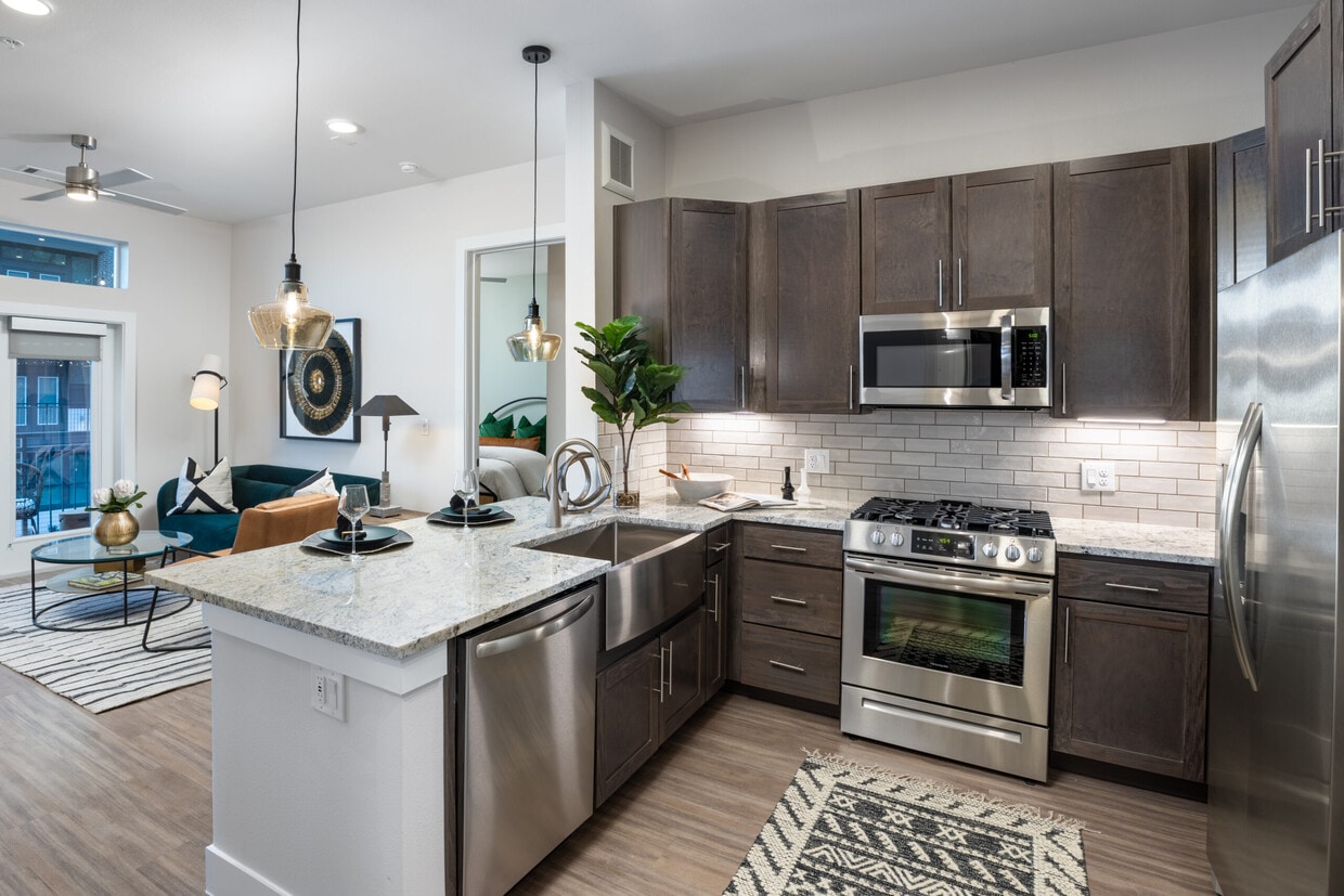 Foto principal - Downtown Vibes + 8 Weeks Free – Tour Today!