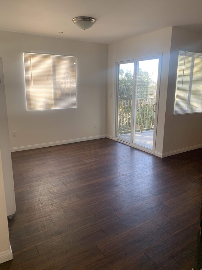 Foto del edificio - 238 E Vernon Ave