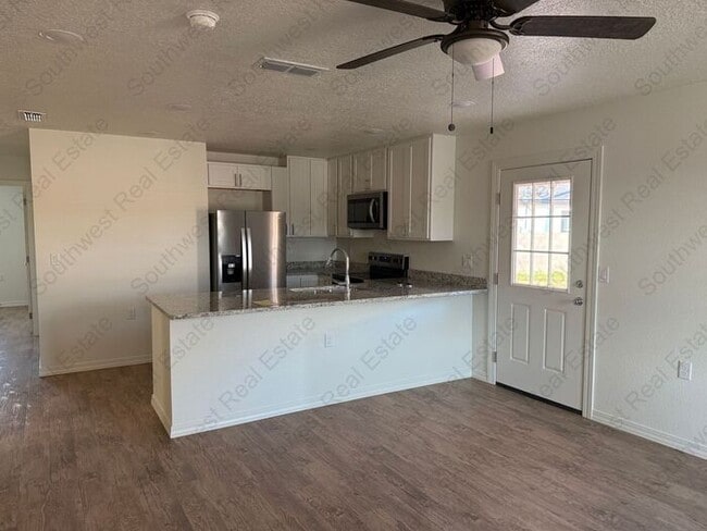 Building Photo - Brand New 2 bedroom 2 bath Duplex- ALL BIL...
