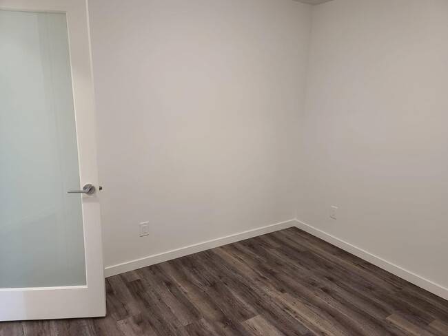 Building Photo - 625 Academy Way
