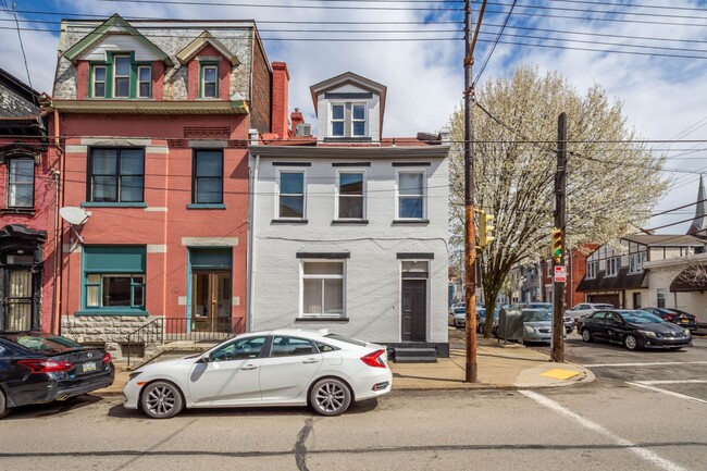 Building Photo - 129 S 18th St