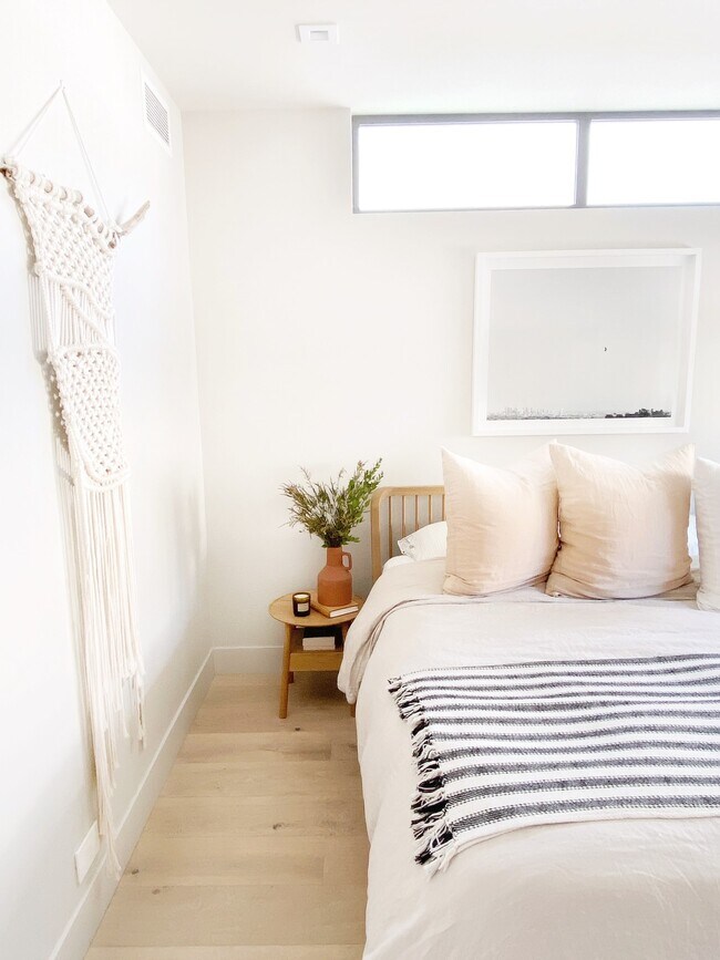 Master Bedroom - 2312 The Strand