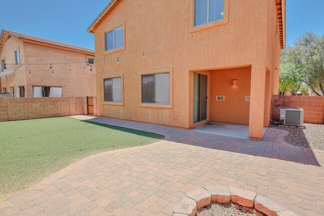Building Photo - 4 Bedroom, 3 Bath