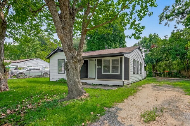Foto del edificio - 7021 Oleander Ln