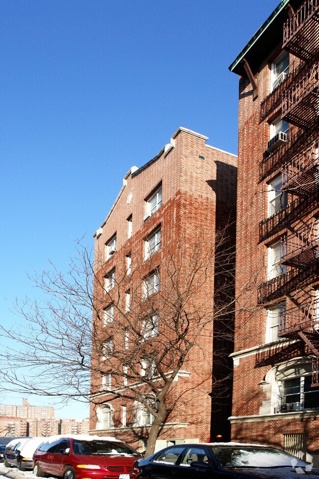 Foto del edificio - 300 Wadsworth Ter