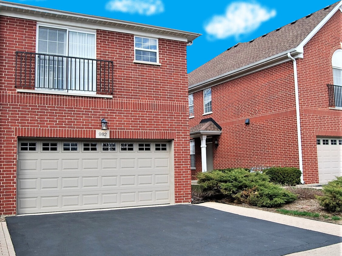 982 Kensington Dr, Northbrook, IL 60062 Townhome Rentals in
