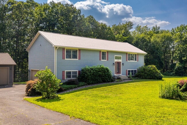Building Photo - 84 Eastwood Dr