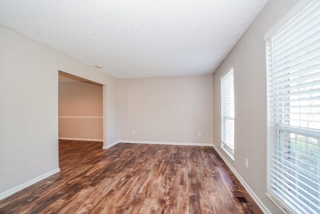 Foto del edificio - 593 Bridgewater Ct