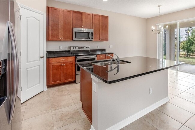 Building Photo - 2520 Plumadore Dr