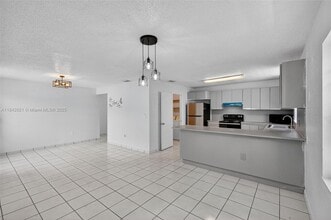 Building Photo - 4782 NW Flagler Terrace