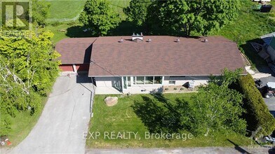Building Photo - 5849 Third Line Rd N
