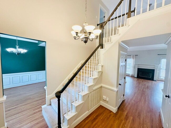 Foto del edificio - Beautiful North Raleigh 4 Bed 3.5 Bath 2-C...