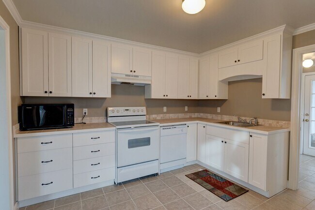 Foto del edificio - Pet Friendly 2 Bed, 1 Bath Home