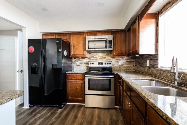 Foto del edificio - 1751 Elbert Acres Ct NE