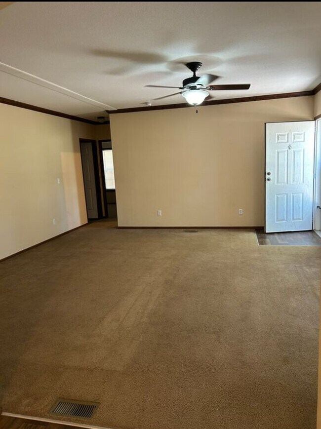 Foto del edificio - 1349 N Juanita Rd