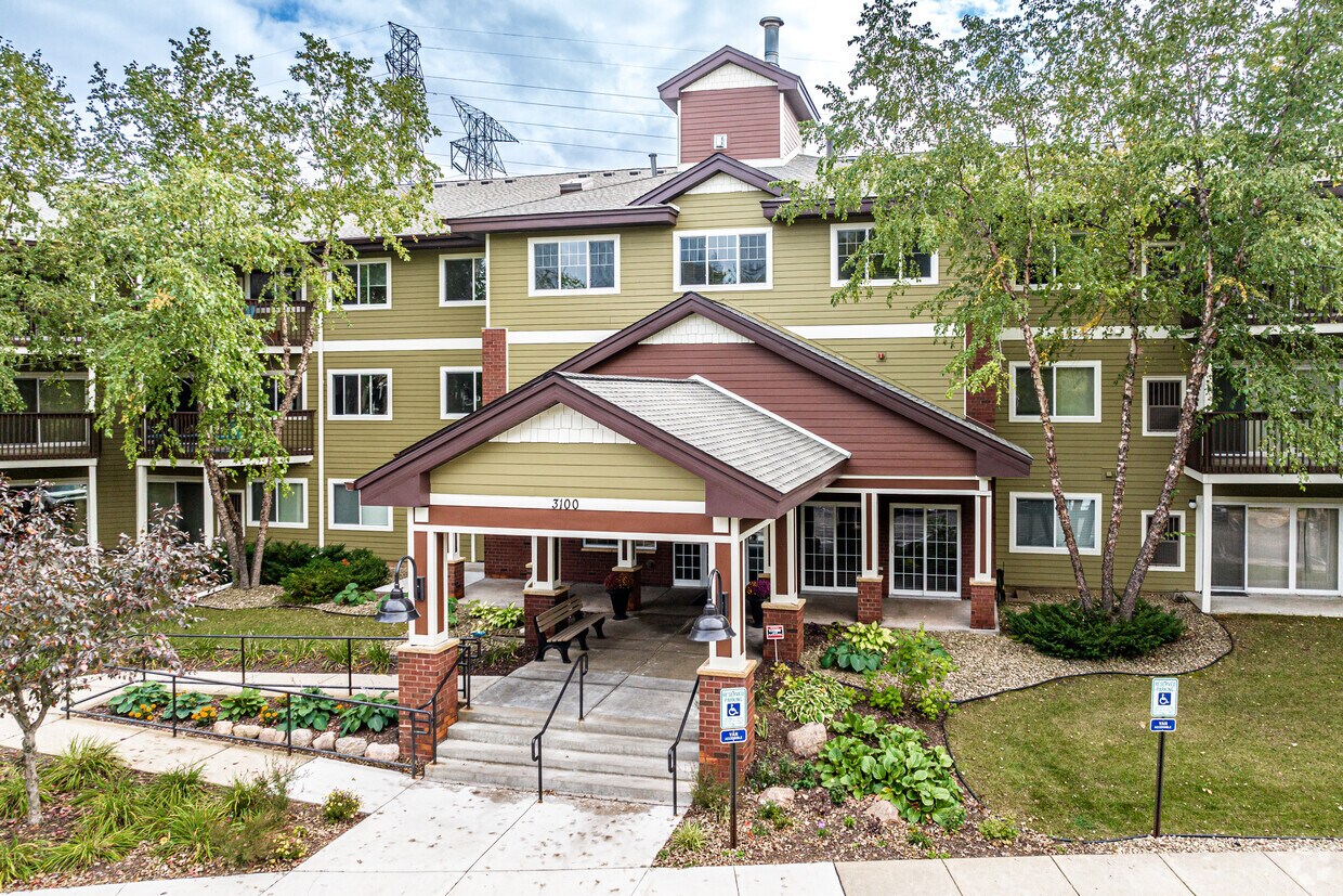 Lakewood Place Apartments Apartments in White Bear Lake, MN