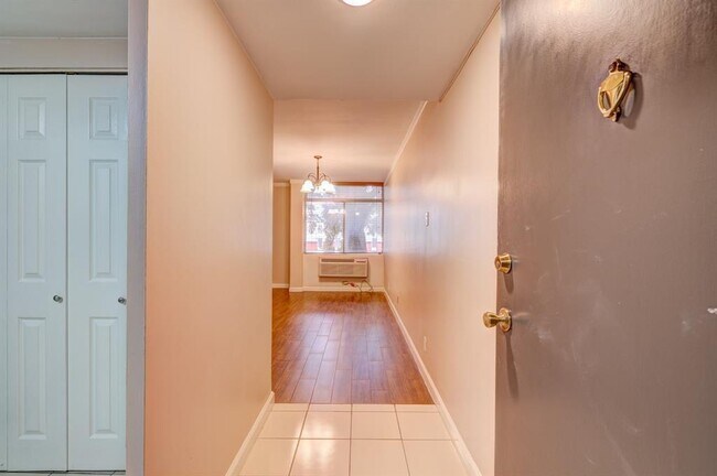 Building Photo - 7520 Hornwood Dr