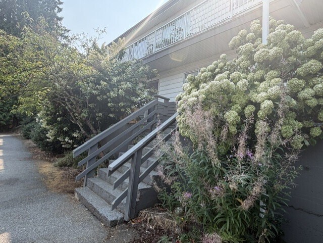Photo du bâtiment - 901 Is Hwy S