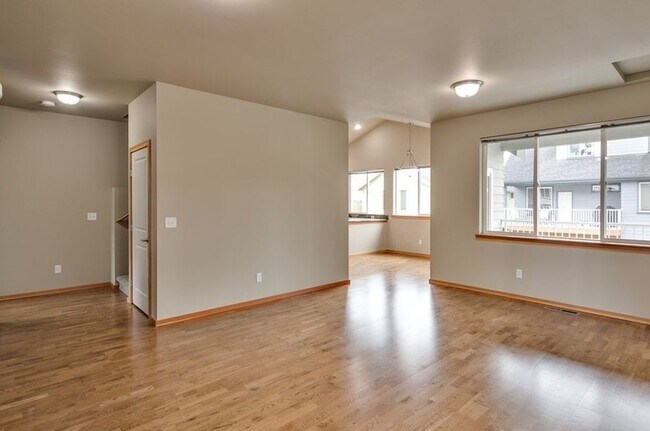Building Photo - 2089 Roxy Loop