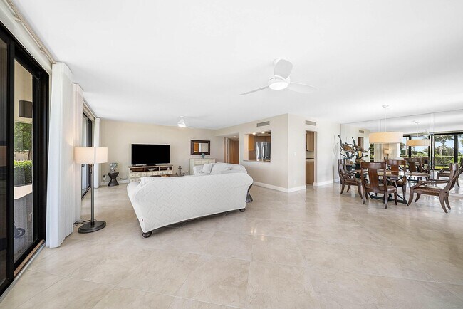 Foto del edificio - 120 S Ocean Blvd