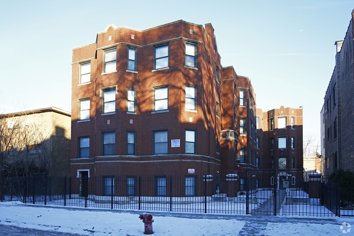 Building Photo - 8221-8225 S Ellis Ave