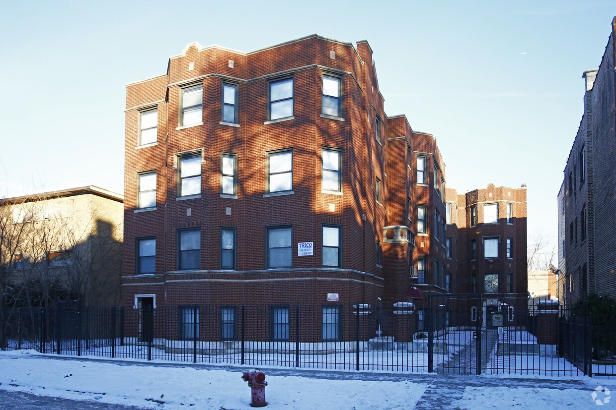 Foto del edificio - 8221-8225 S Ellis Ave
