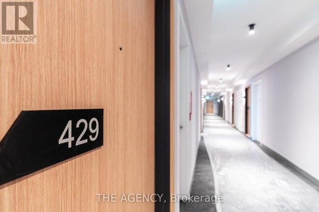 Building Photo - 33 Parliament St