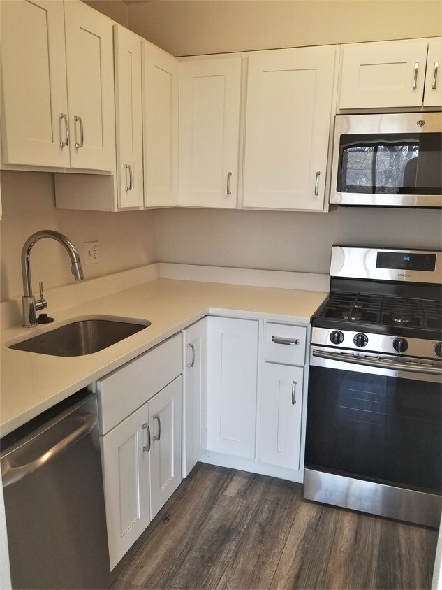 Foto principal - 5410 Connecticut Ave