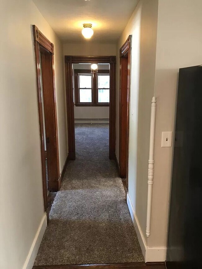 20 Crescent St Unit A, Derry, NH 03038 Apartments in Derry, NH