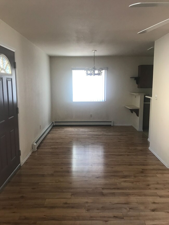 Foto del edificio - 406 Ridges Blvd