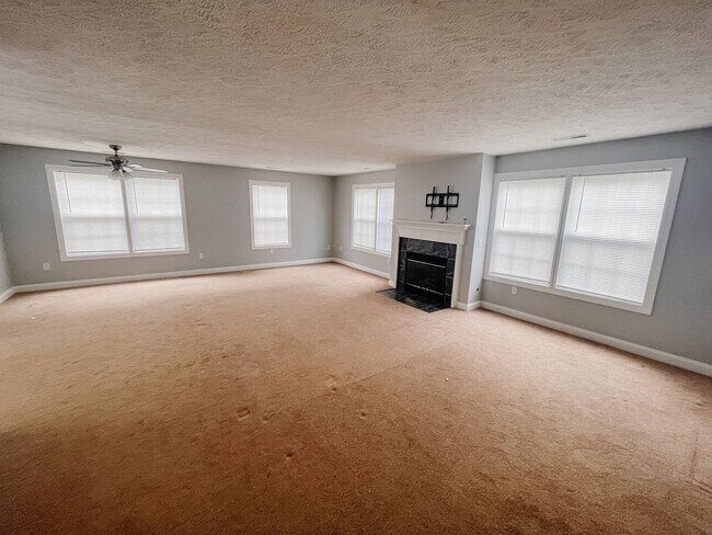 Foto del edificio - 3 Bedroom 2.5 Bath Townhouse