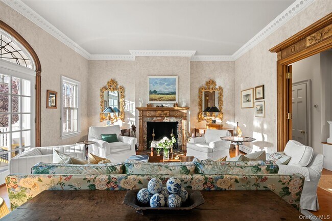 Foto del edificio - 448 Long Ridge Rd