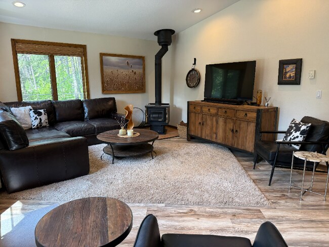 Foto del edificio - 2365 Poplar Pl