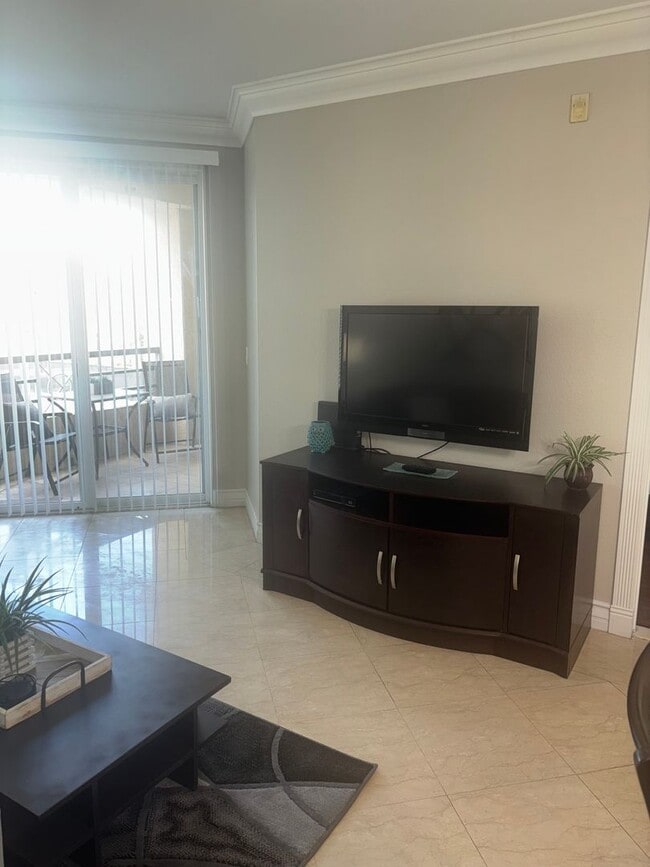 Building Photo - Genoa, fully furnished 2bdr/2bath unit, ov...