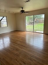 Building Photo - 1914 Westcrest Dr