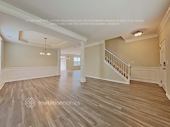 Building Photo - 6005 Centerview Dr