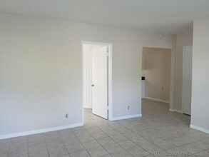Building Photo - 300 SW 10th Ave