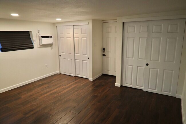 Building Photo - 405 AZ-87