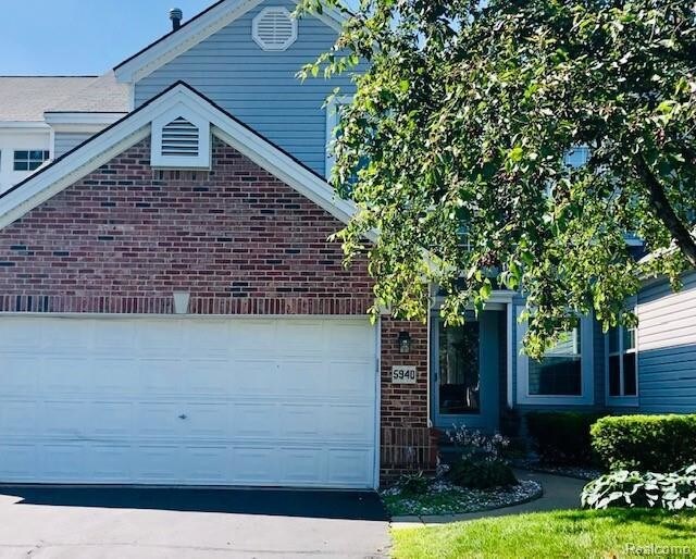 Building Photo - 5940 Creekside Dr