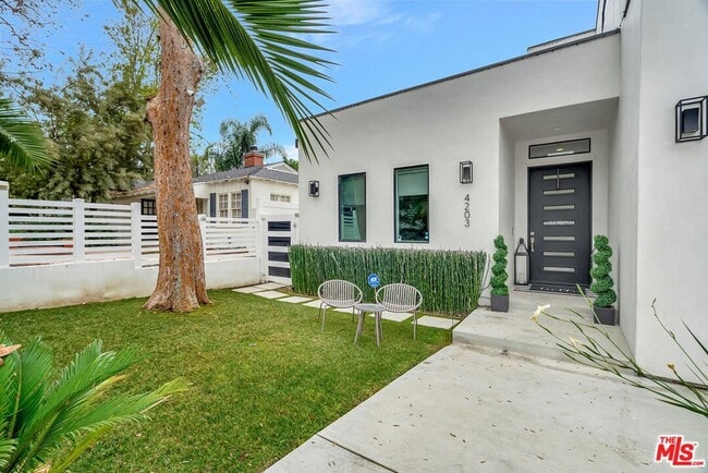 Photo - 4203 Saugus Avenue House