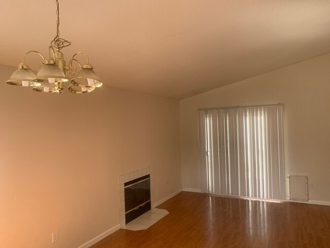 Building Photo - 8400 Persimmon Dr