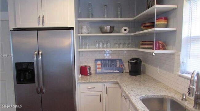 Building Photo - 4325 Pinewood Cir