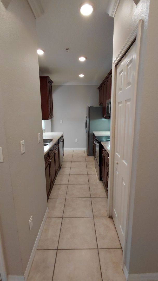 Foto del edificio - 3 Bedroom, 2 Bath Condo in Lakeside at Lakes of Windermere