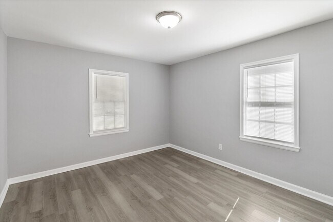 Foto del edificio - 1724 E 39th St