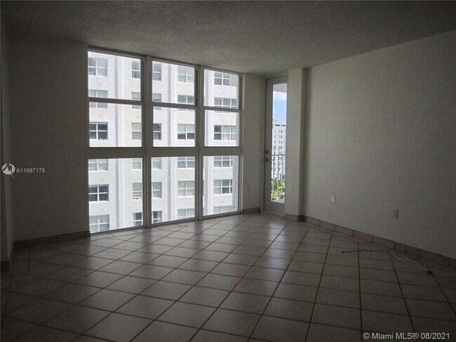 Building Photo - 1228 West Ave